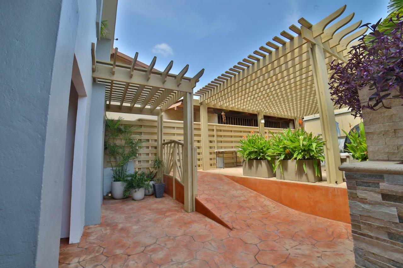 Ser'i Bucurui Accommodations Palm Beach Esterno foto